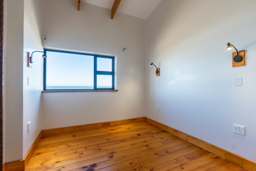 4 Bedroom Property for Sale in Kleinkrantz Western Cape